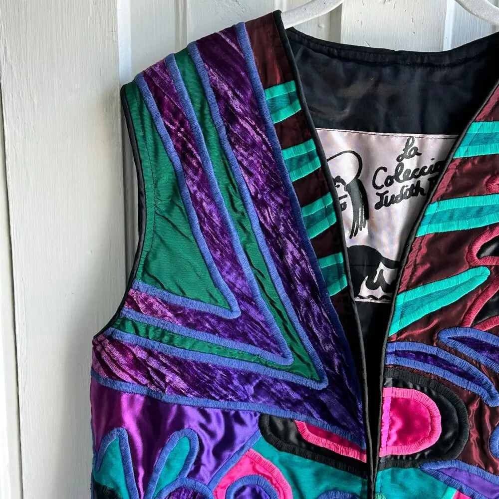 La Coleccion Judith Roberts Vintage 80s Wearable Art Sleeveless Jacket